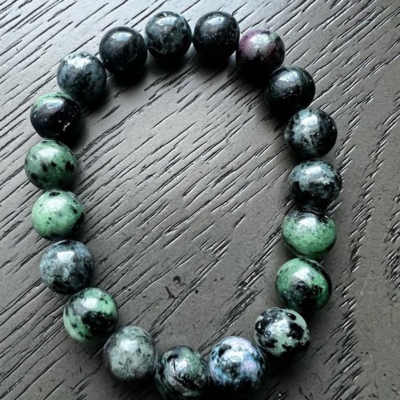 Ruby Zoisite bracelet - Picture 3 of 3